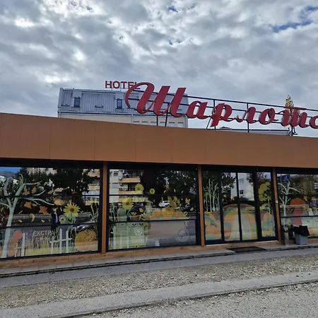 Szálloda Sharlota *