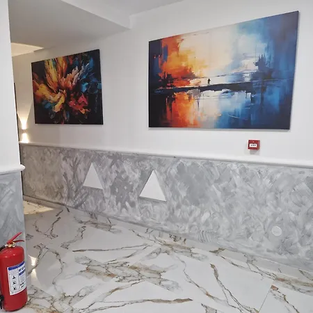 Sharlota Szálloda *